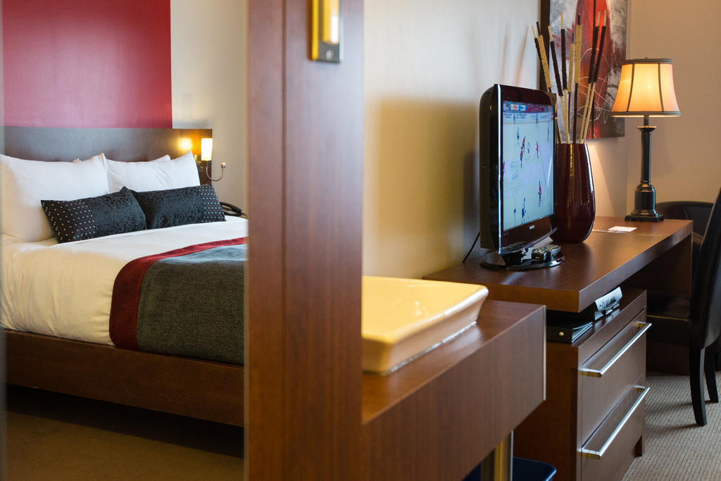 Hotel V Gatineau Room photo